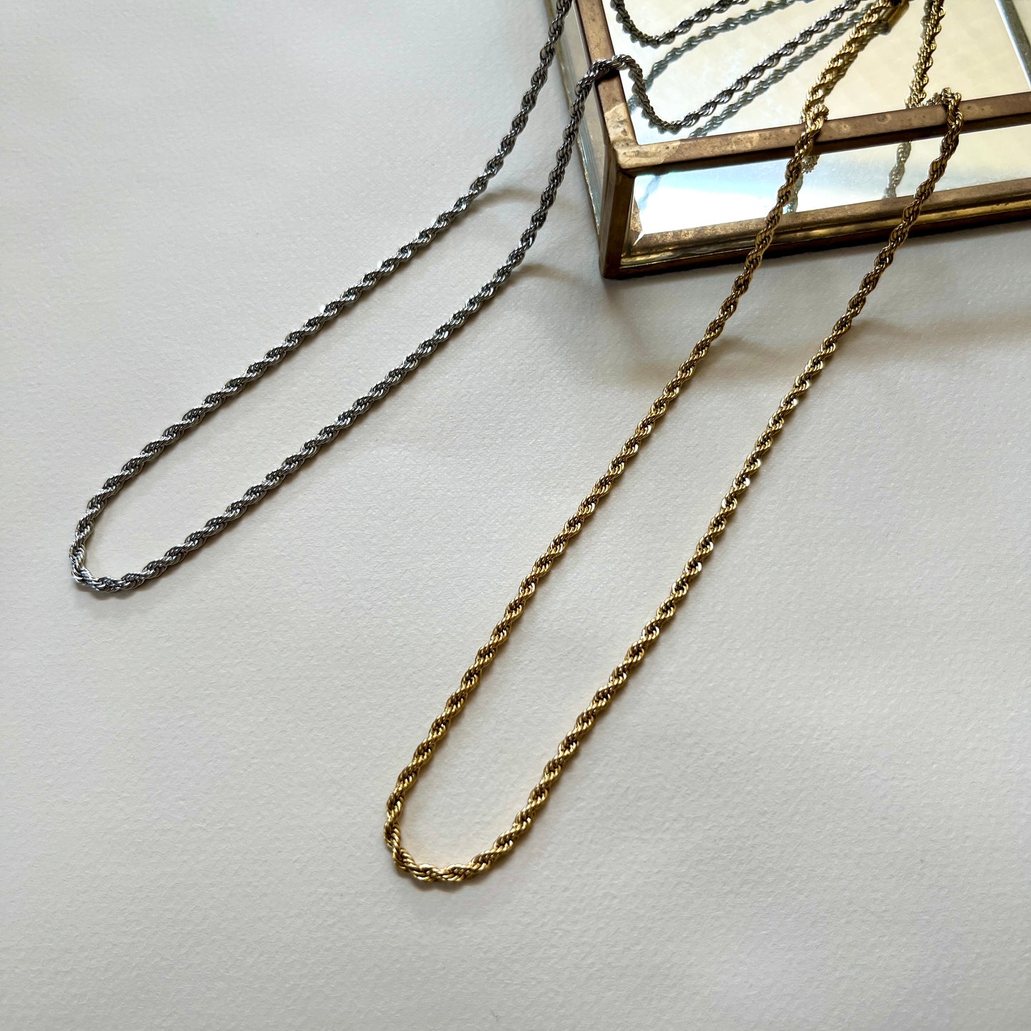 Petit Twist Necklace -Short-