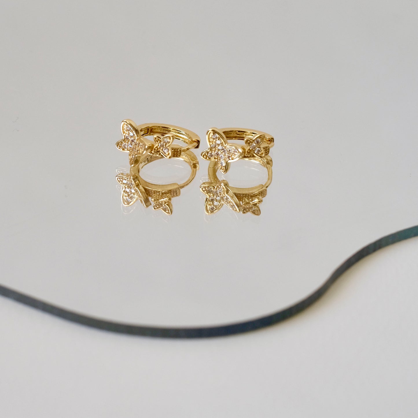 Minimal Hoop -Butterfly-  Pierces
